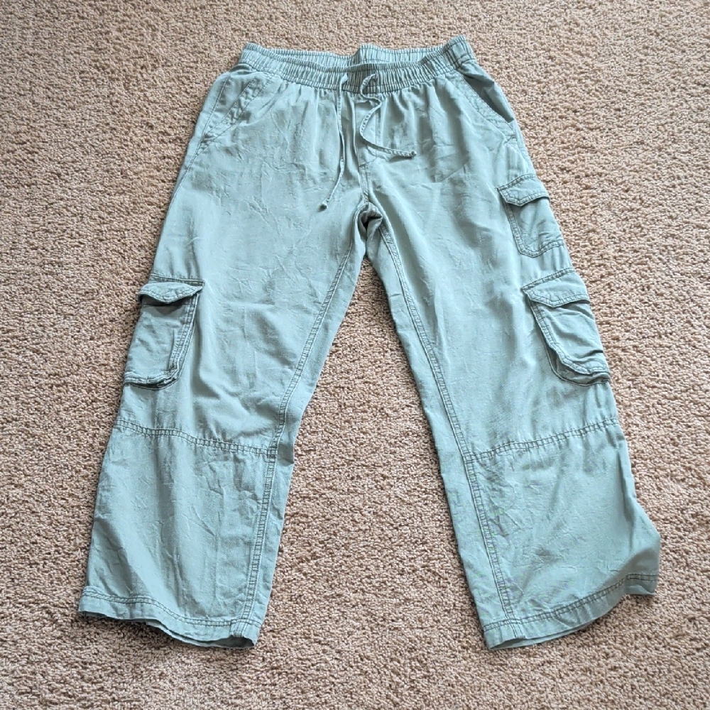 Mid Rise Wide Leg Cargo Pant